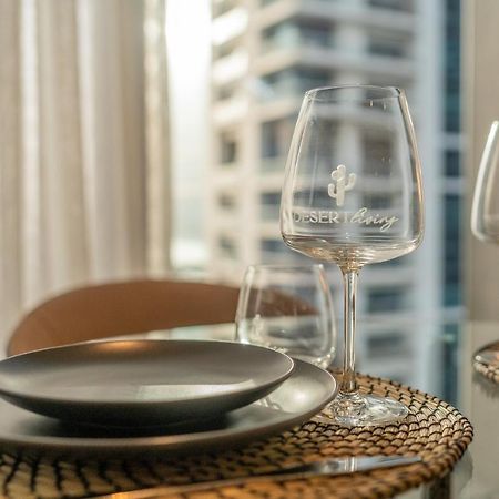 Desert Living Luxury Condo - Jumeirah Living Marina Gate Дубай Екстериор снимка