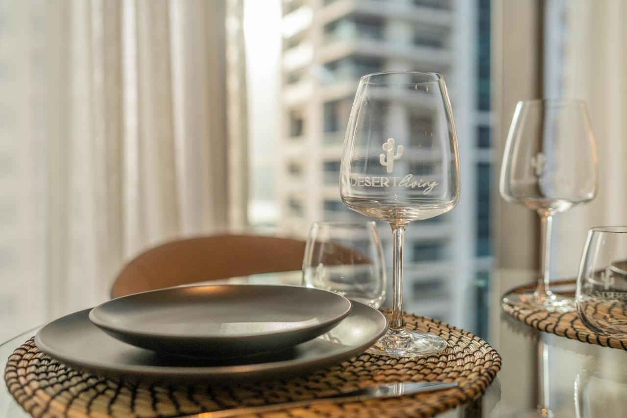 Desert Living Luxury Condo - Jumeirah Living Marina Gate Дубай Екстериор снимка