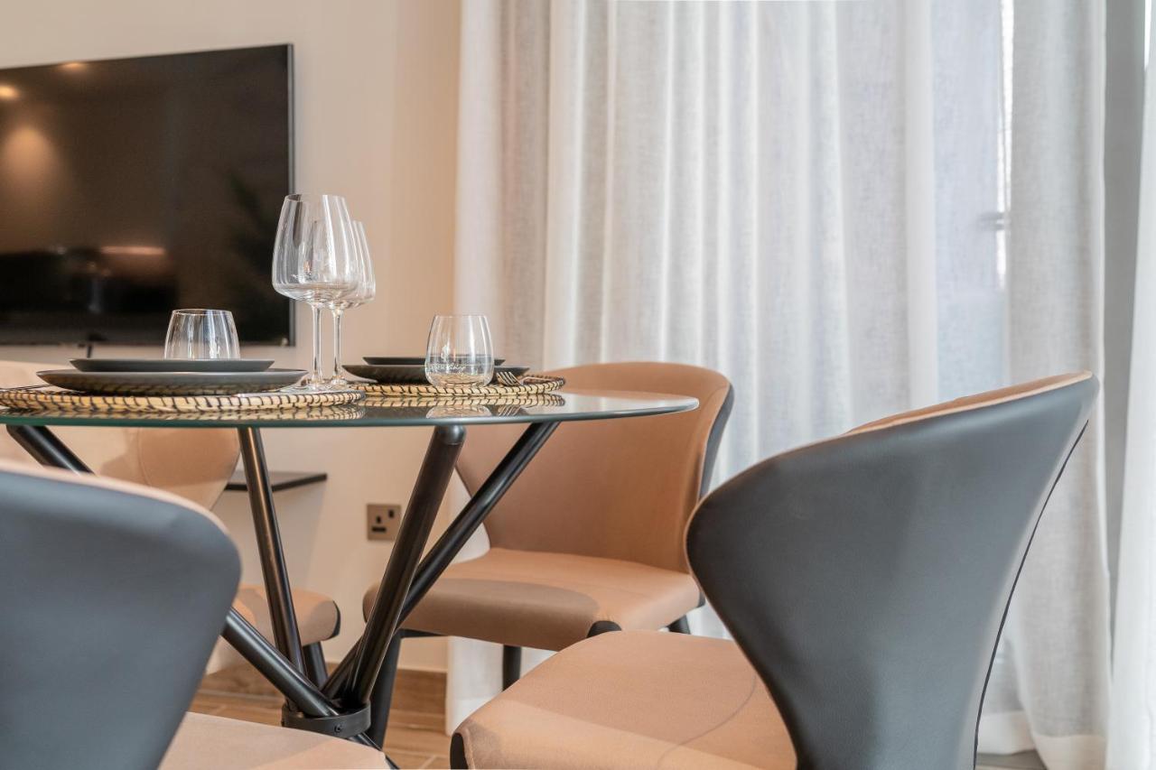 Desert Living Luxury Condo - Jumeirah Living Marina Gate Дубай Екстериор снимка