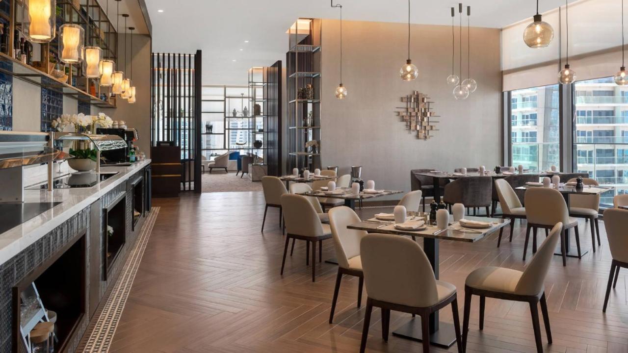 Desert Living Luxury Condo - Jumeirah Living Marina Gate Дубай Екстериор снимка