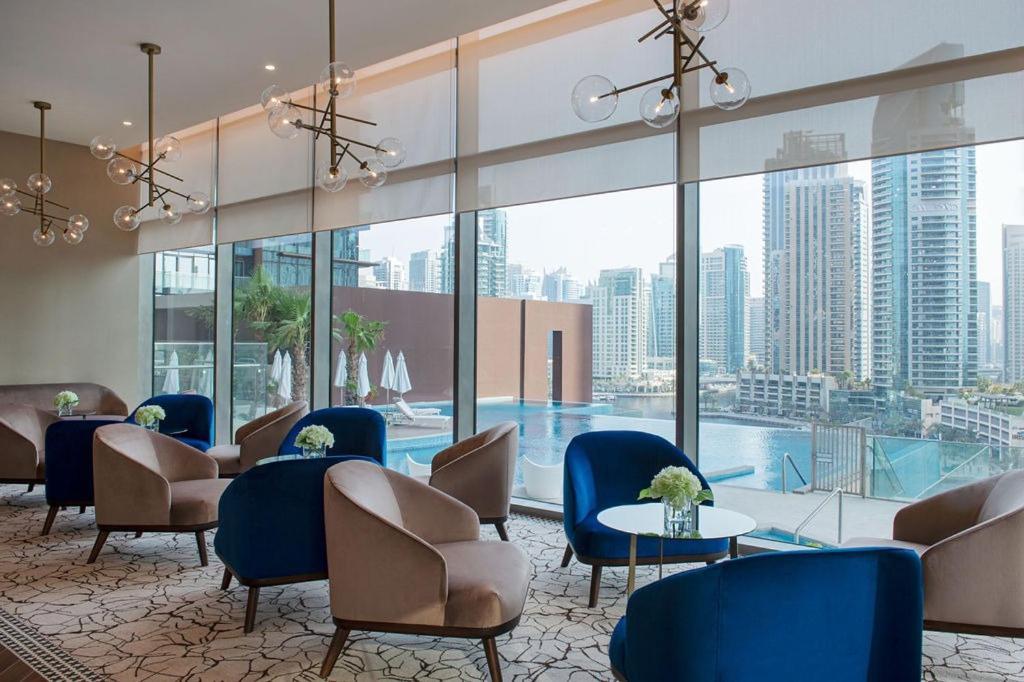 Desert Living Luxury Condo - Jumeirah Living Marina Gate Дубай Екстериор снимка