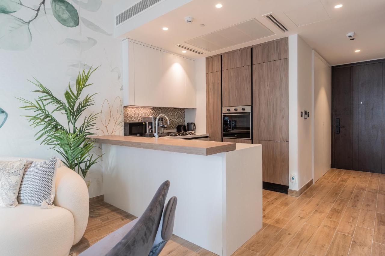 Desert Living Luxury Condo - Jumeirah Living Marina Gate Дубай Екстериор снимка