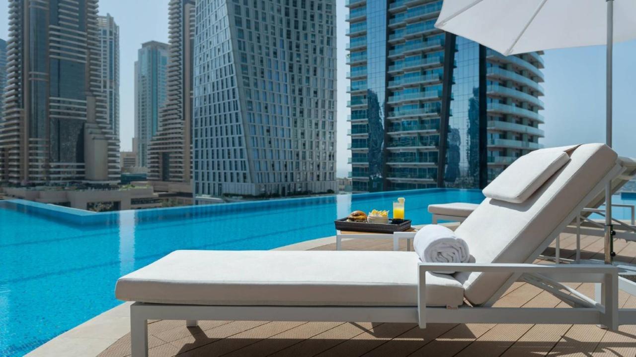 Desert Living Luxury Condo - Jumeirah Living Marina Gate Дубай Екстериор снимка